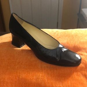 Bally of Switzerland black patent short heels shoes, size 7.